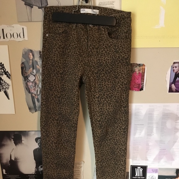 Leopard Print Skinny Jeans - Picture 4 of 6